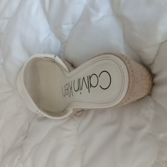 Calvin Klein white leather wedges 🐚 - Picture 6 of 7